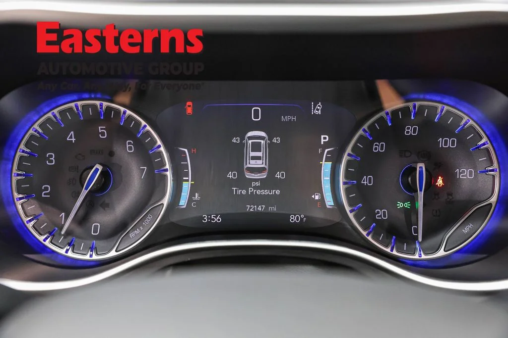 Used 2023 Black Chrysler Touring L image 18