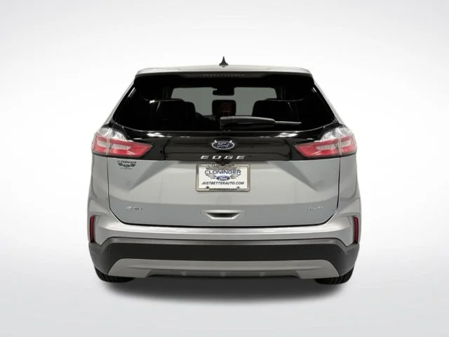 Used 2024 Silver Ford SEL image 7