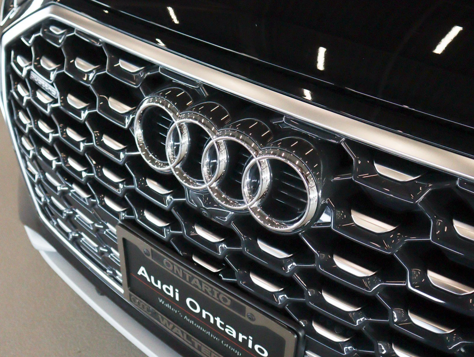 Used 2025 Mythos Black Metallic Audi S line Premium Plus image 32