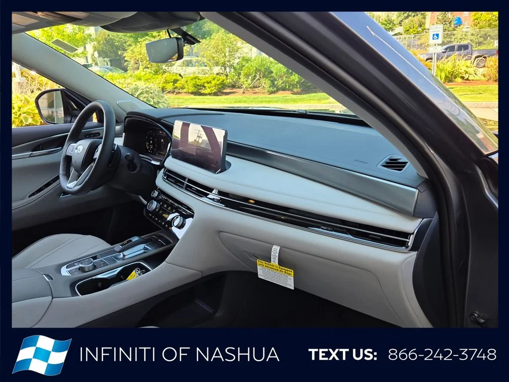 New 2027 GRAPHITE SHADOW INFINITI Luxe AWD image 16