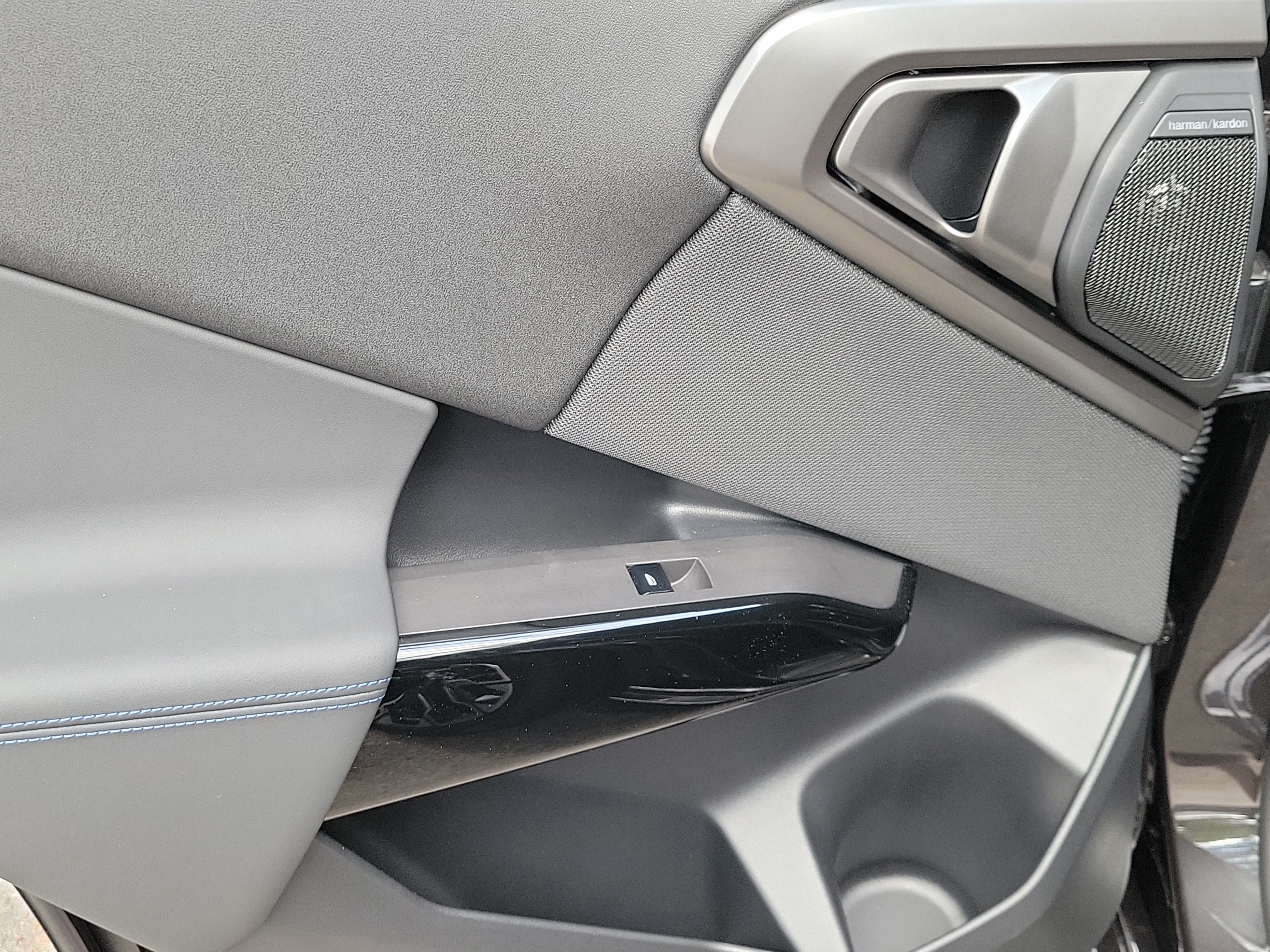 New 2026 Dark Graphite Metallic BMW M50 xDrive image 11