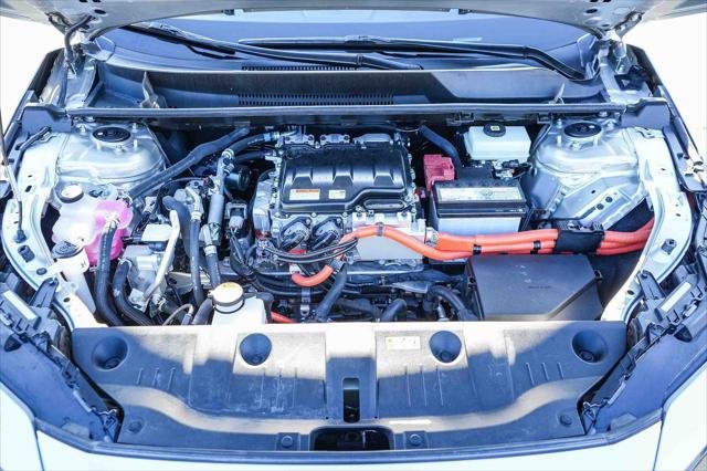 Certified Used 2023 ELEMENTAL SILVER Toyota  image 31