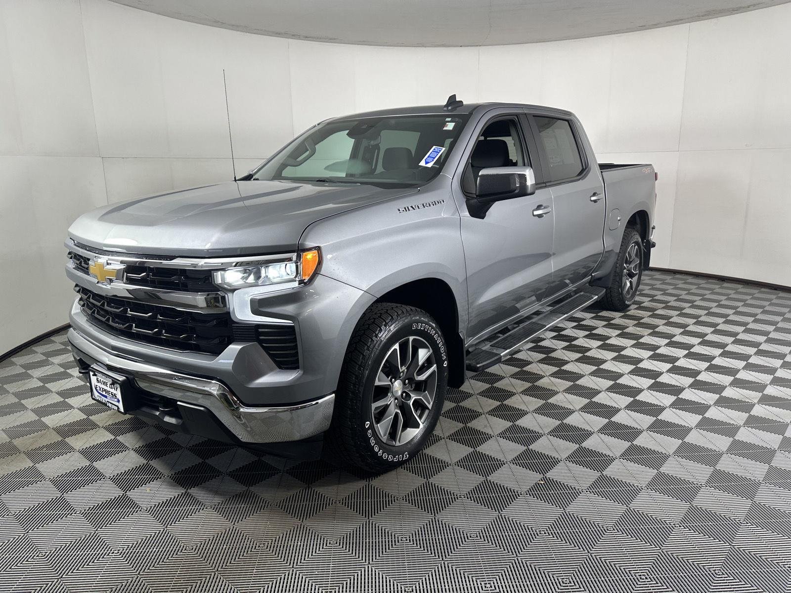 Used 2023 Sterling Gray Metallic Chevrolet LT image 11