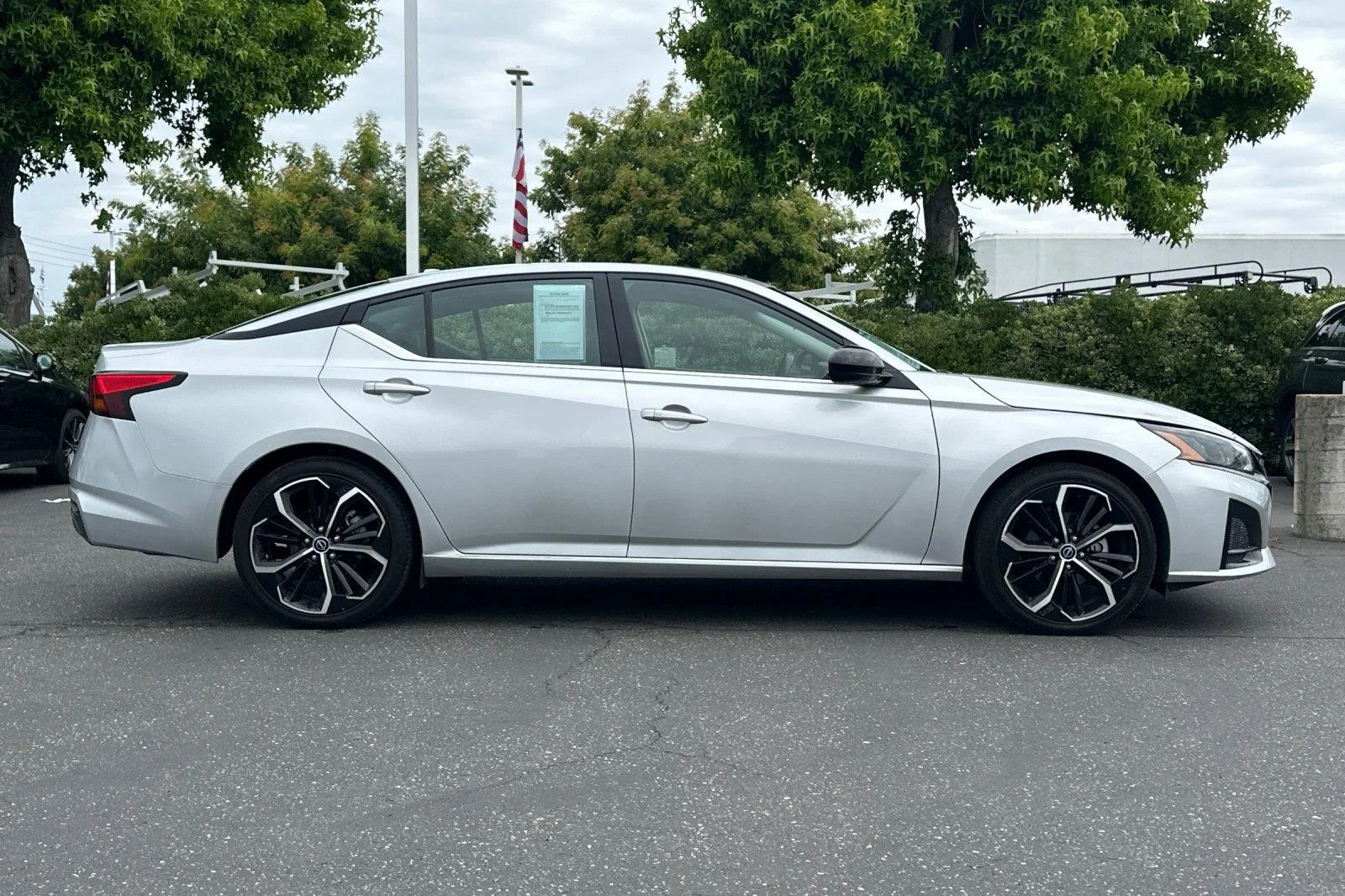 Used 2023 Brilliant Silver Metallic Nissan 2.5 SR image 3
