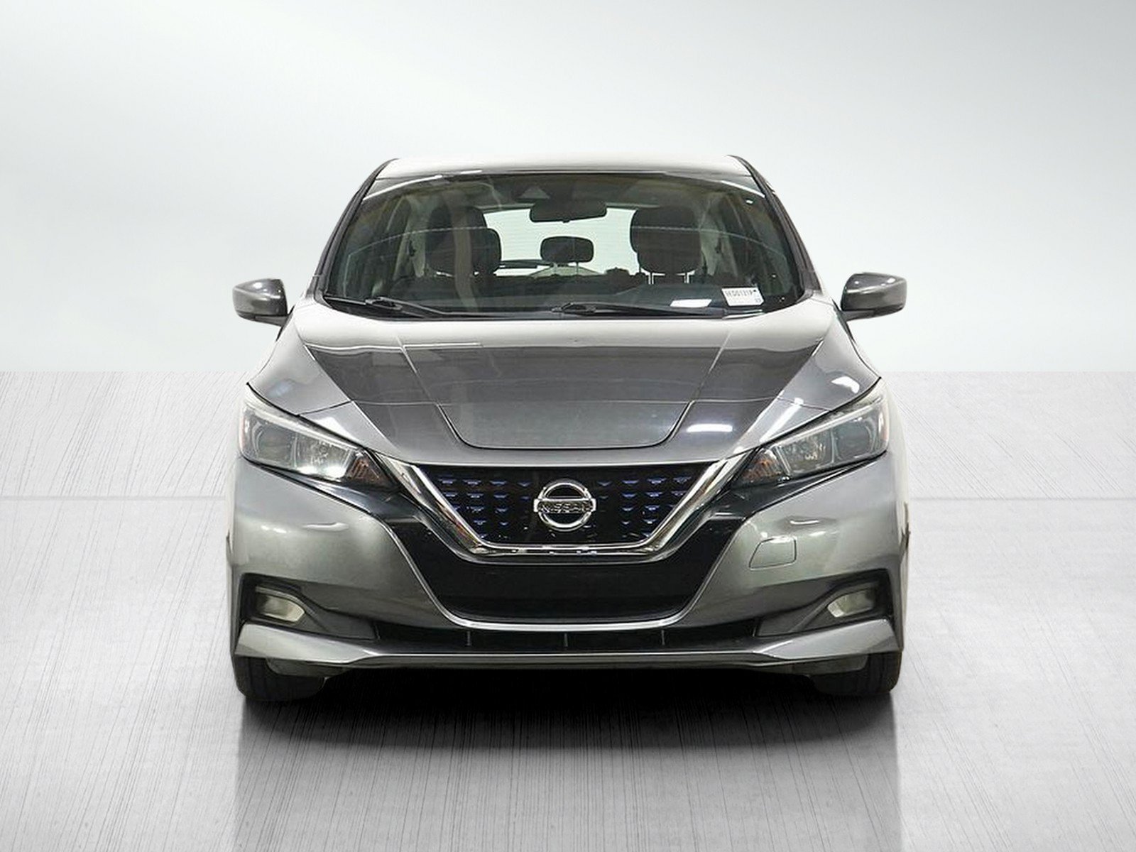 Used 2020 Gun Metallic Nissan SV Hatchback image 9