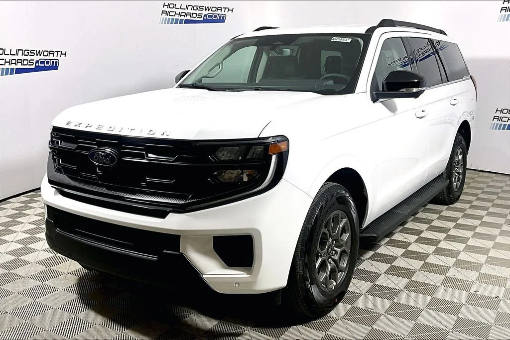 2026 Ford Expedition Active's photo