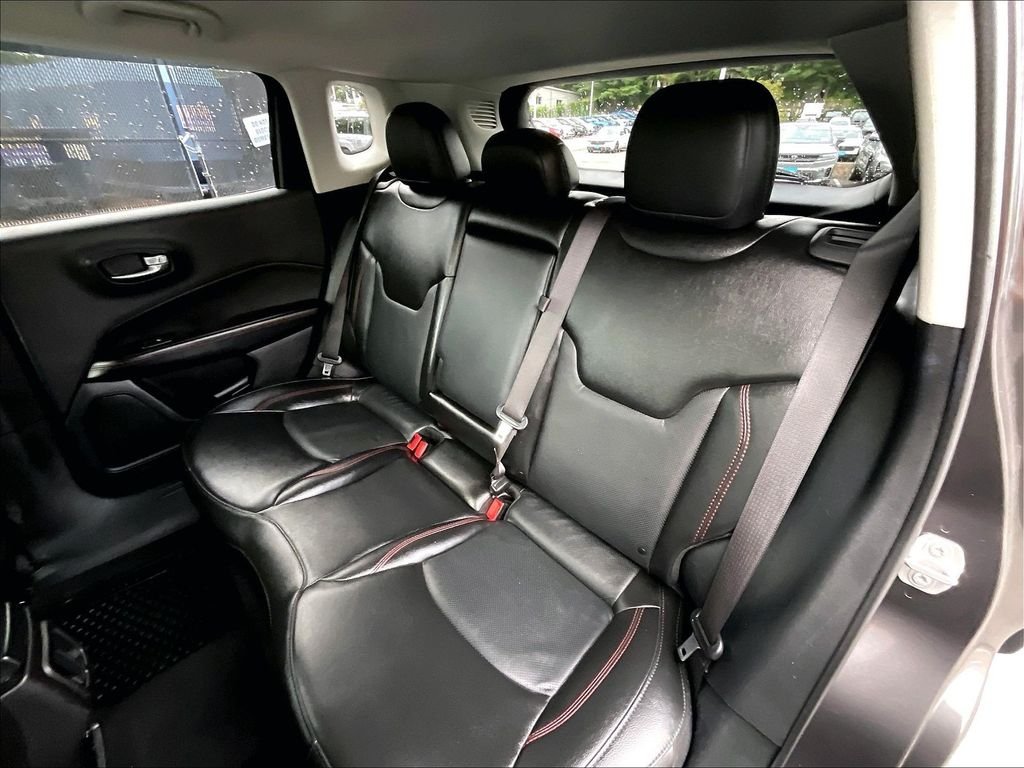 Used 2020 Granite Crystal Metallic Clearcoat Jeep Trailhawk image 15