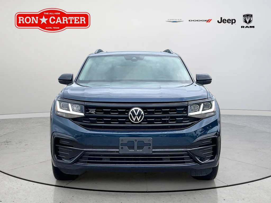 Certified Used 2023  Volkswagen 3.6L V6 SEL R-Line image 2