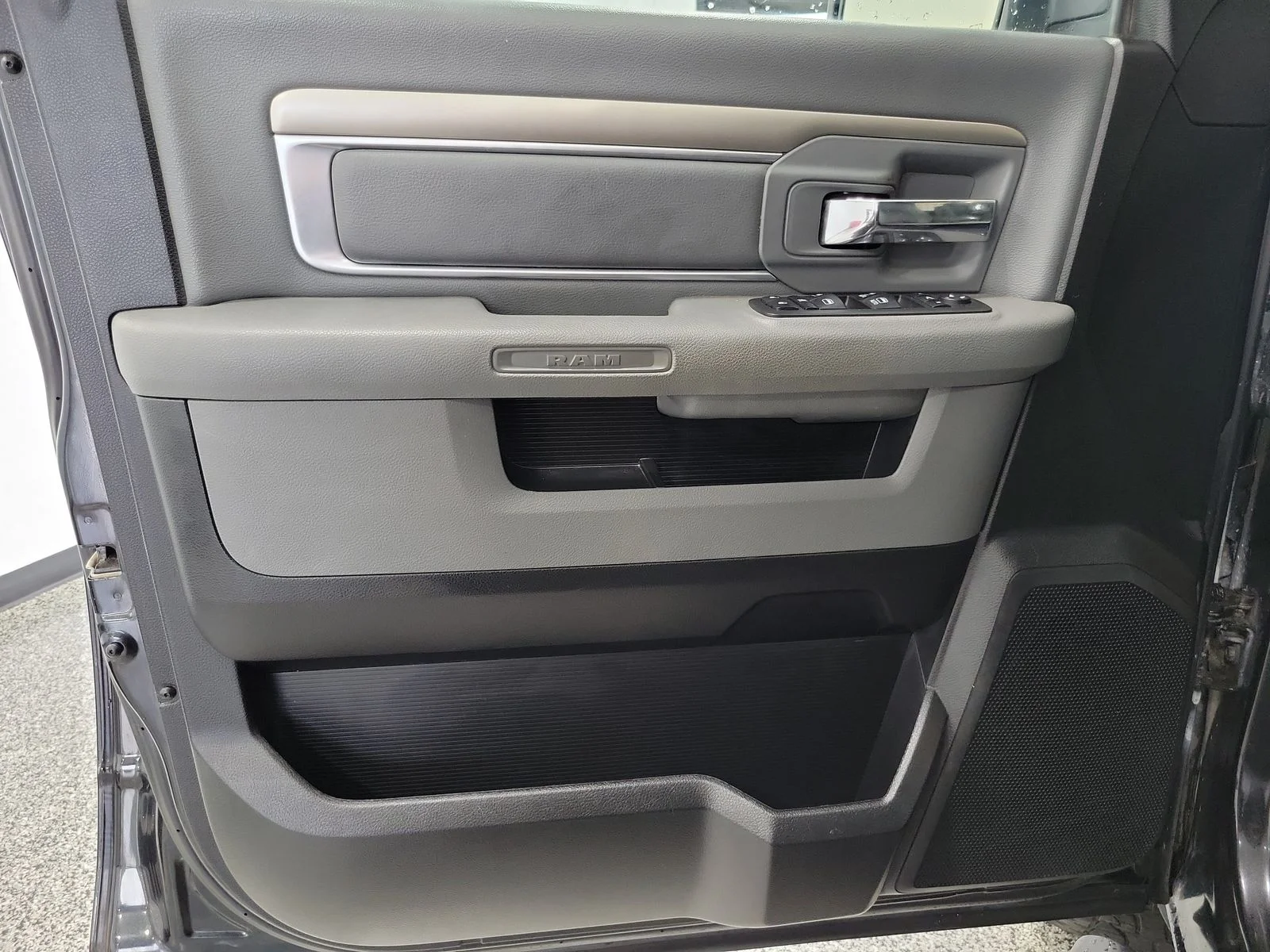 Used 2018 Black Ram Big Horn image 6