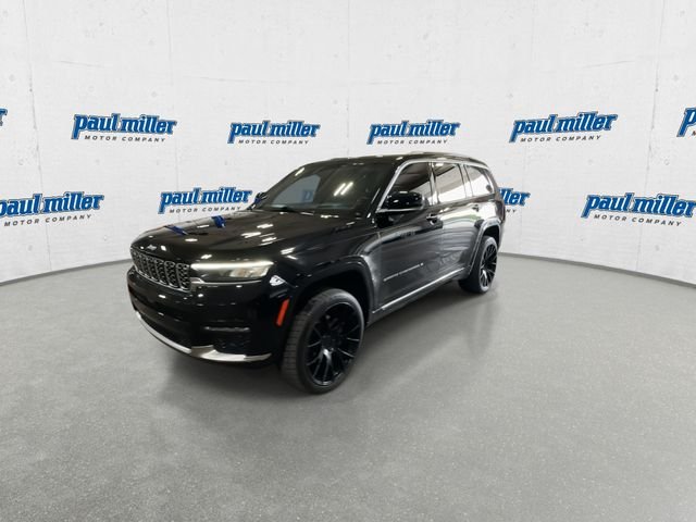 Used 2021 Diamond Black Jeep Summit image 5