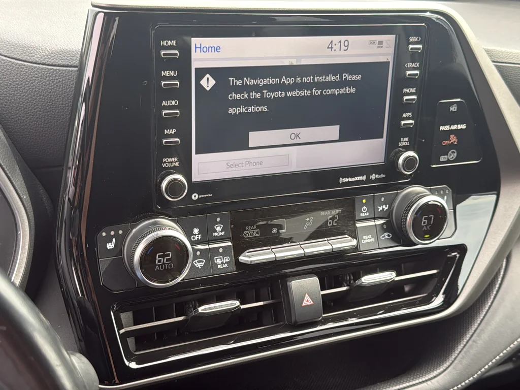 Used 2021  Toyota XLE image 23