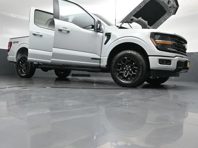 Certified Used 2024 Avalanche Ford XLT image 53
