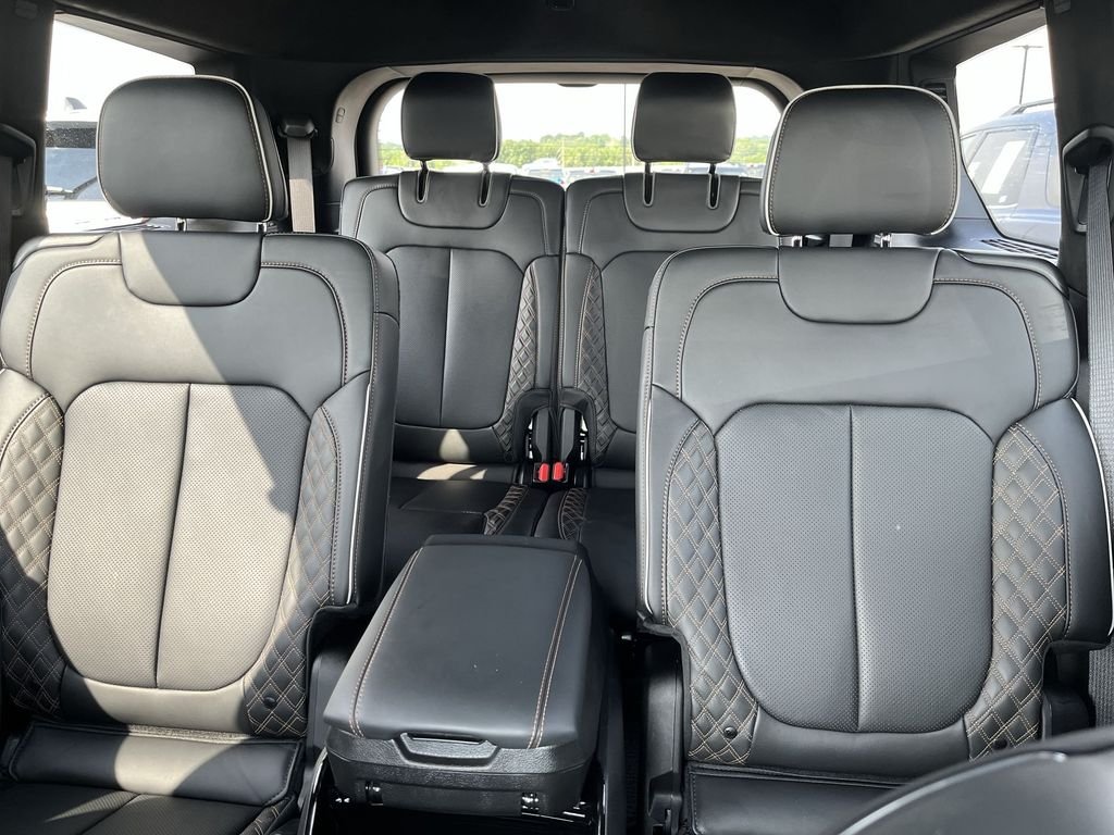 Used 2025 White Jeep Summit image 23