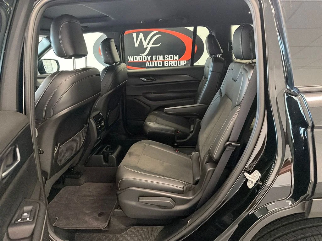 Used 2025 Black Jeep Altitude X image 13