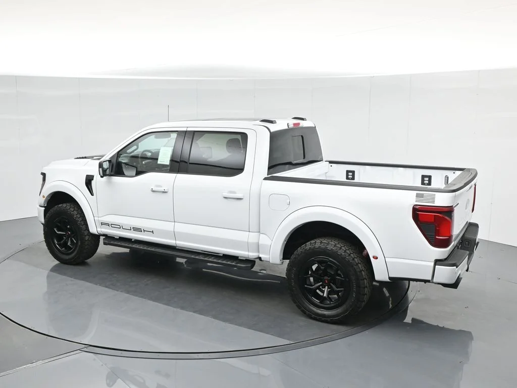 New 2025 Oxford White Ford XLT image 46