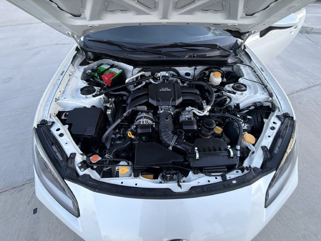 Used 2022 White Subaru Limited image 28