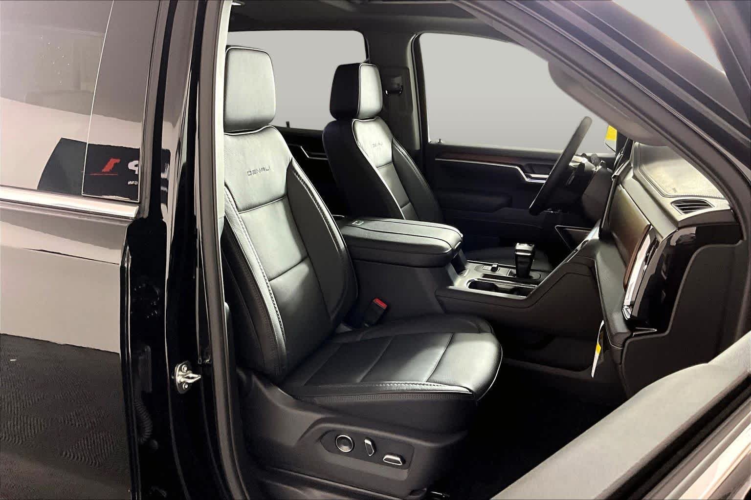 Used 2026 Onyx Black GMC Denali image 9