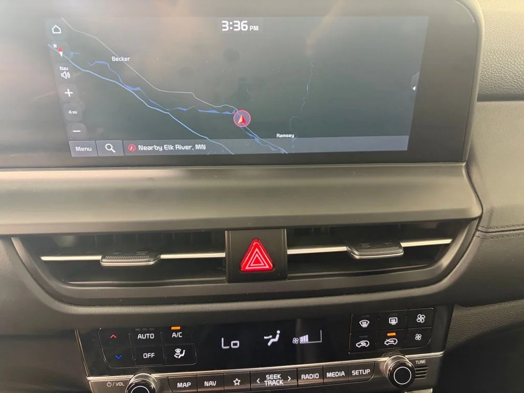 Used 2024 White Kia SX image 3