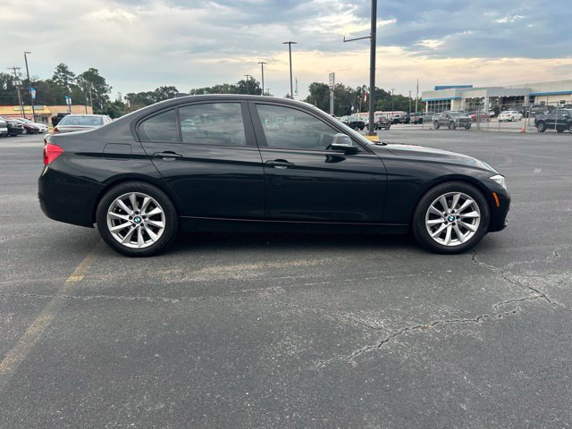 Used 2017 Black BMW 320i xDrive image 5