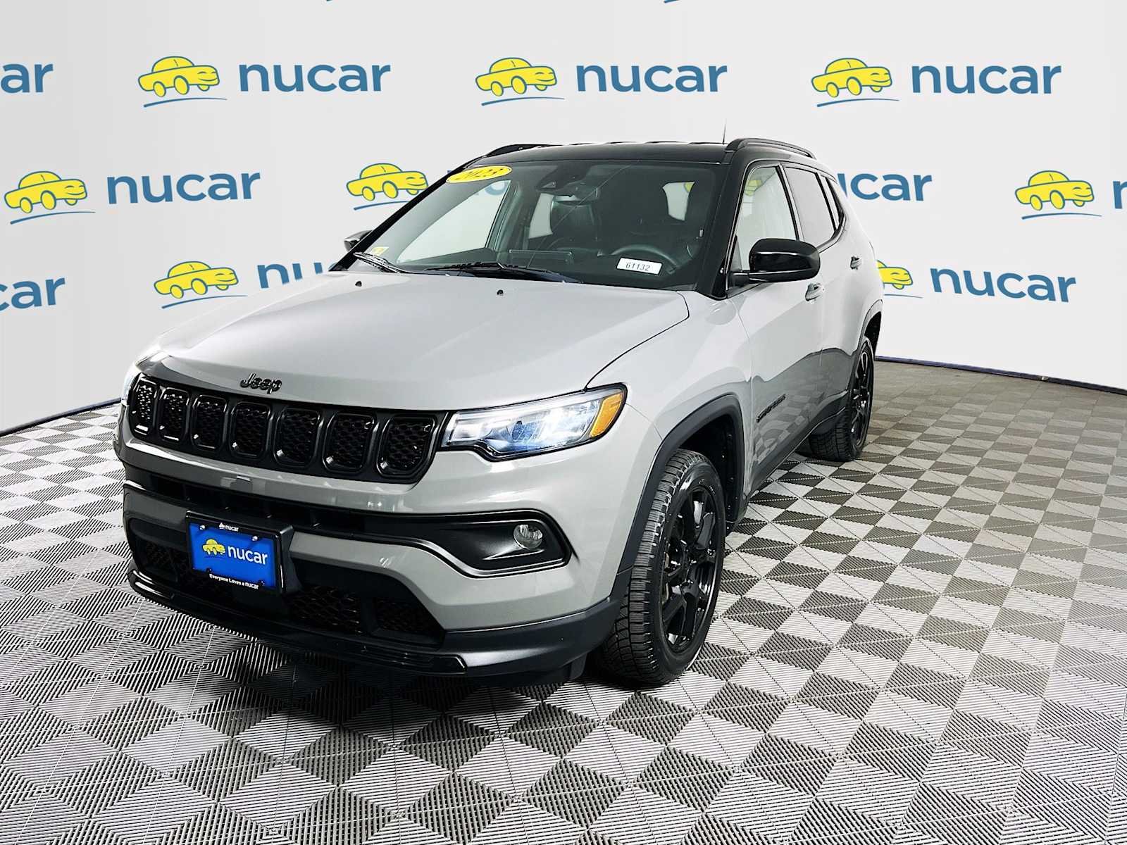 Used 2023 Sting-Gray Clearcoat Jeep Altitude image 3