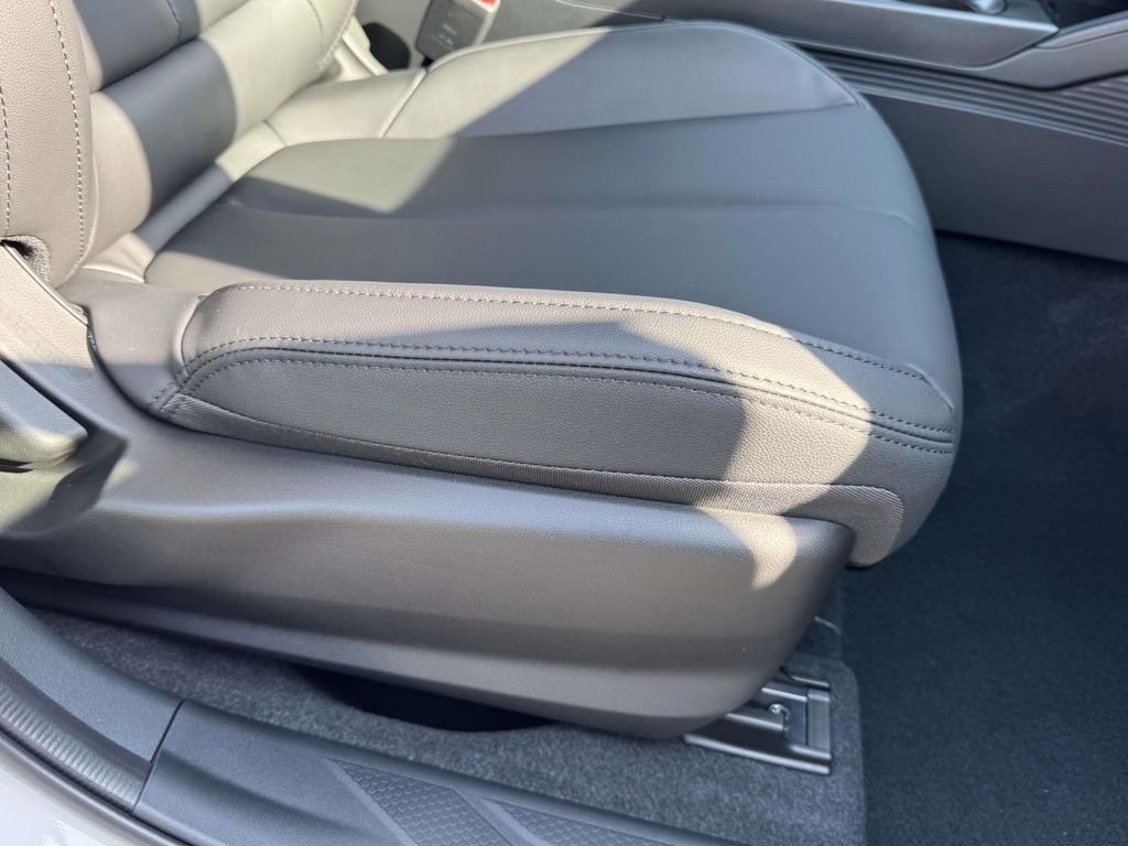 New 2026 CRYSTAL WHITE PEARL Subaru Premium image 9