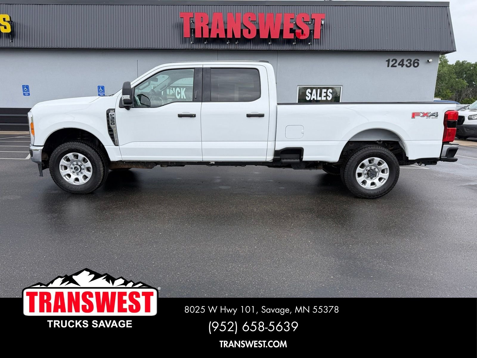Used 2023  Ford XLT image 2