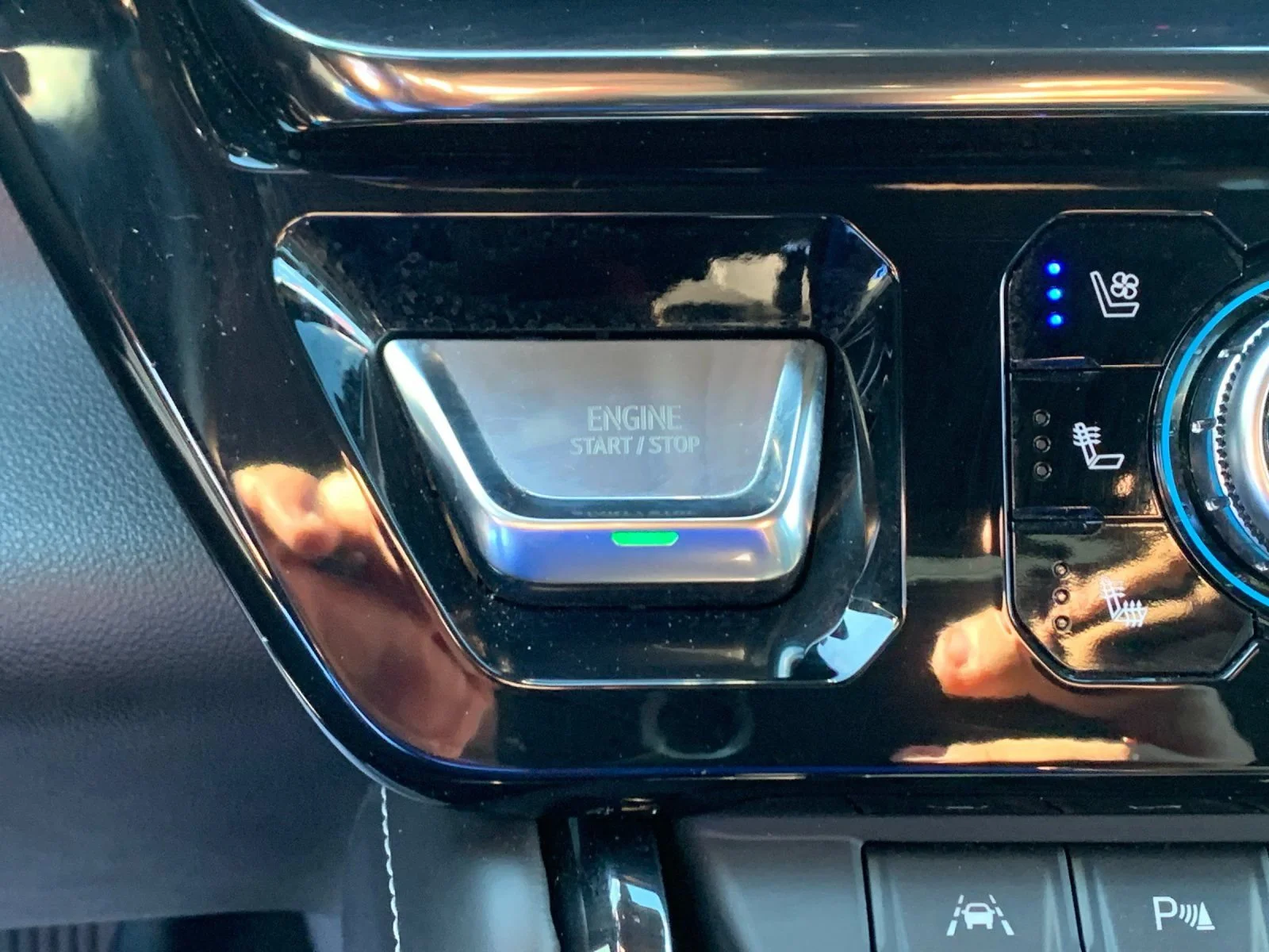 Used 2022 Summit White GMC AT4X image 24