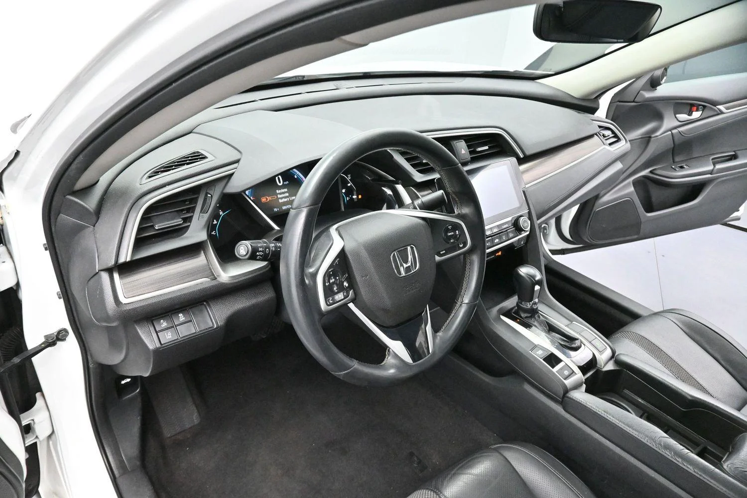 Used 2020 White Honda EX-L image 12