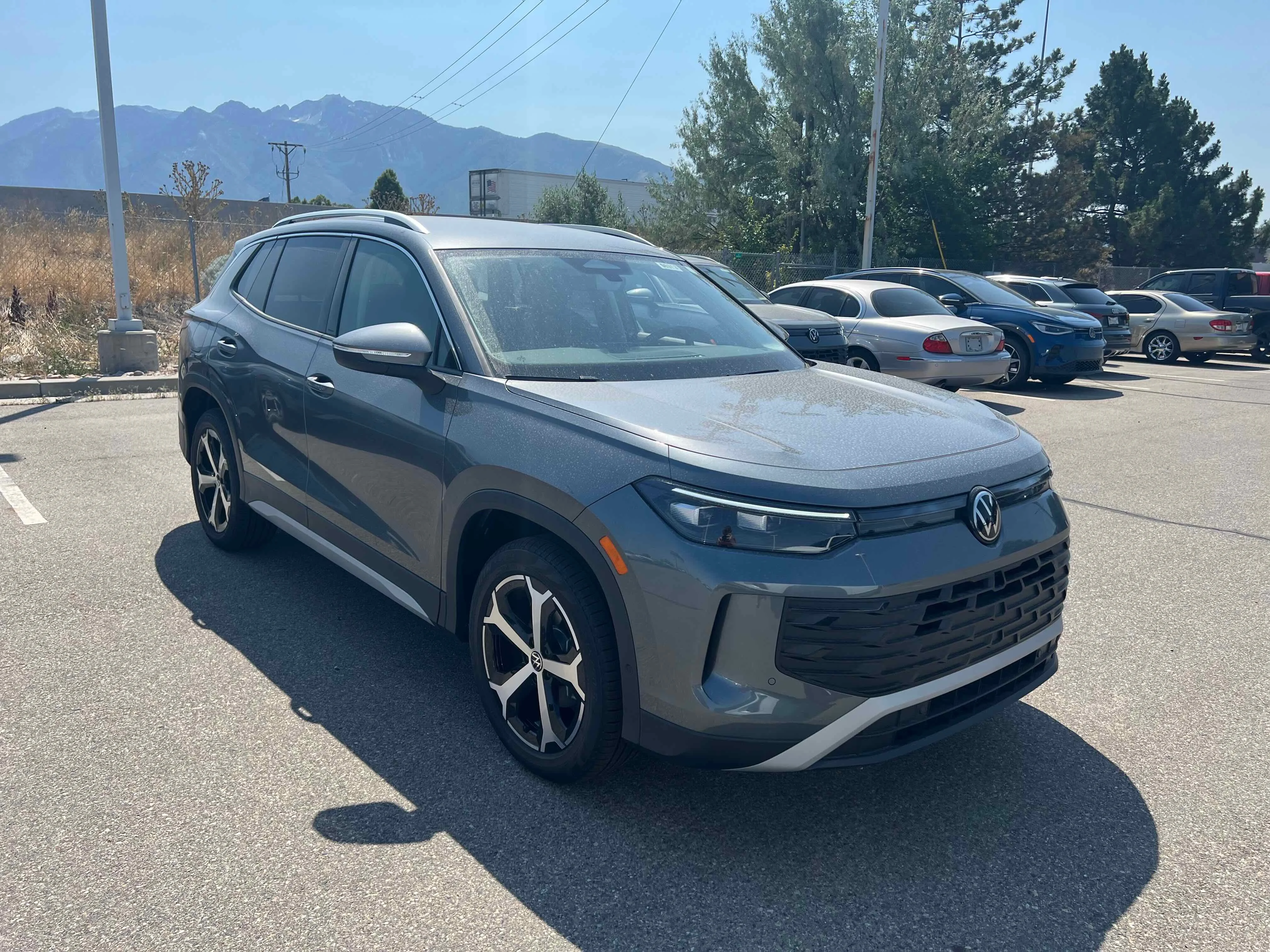 New 2025 Platinum Gray Volkswagen SE image 8