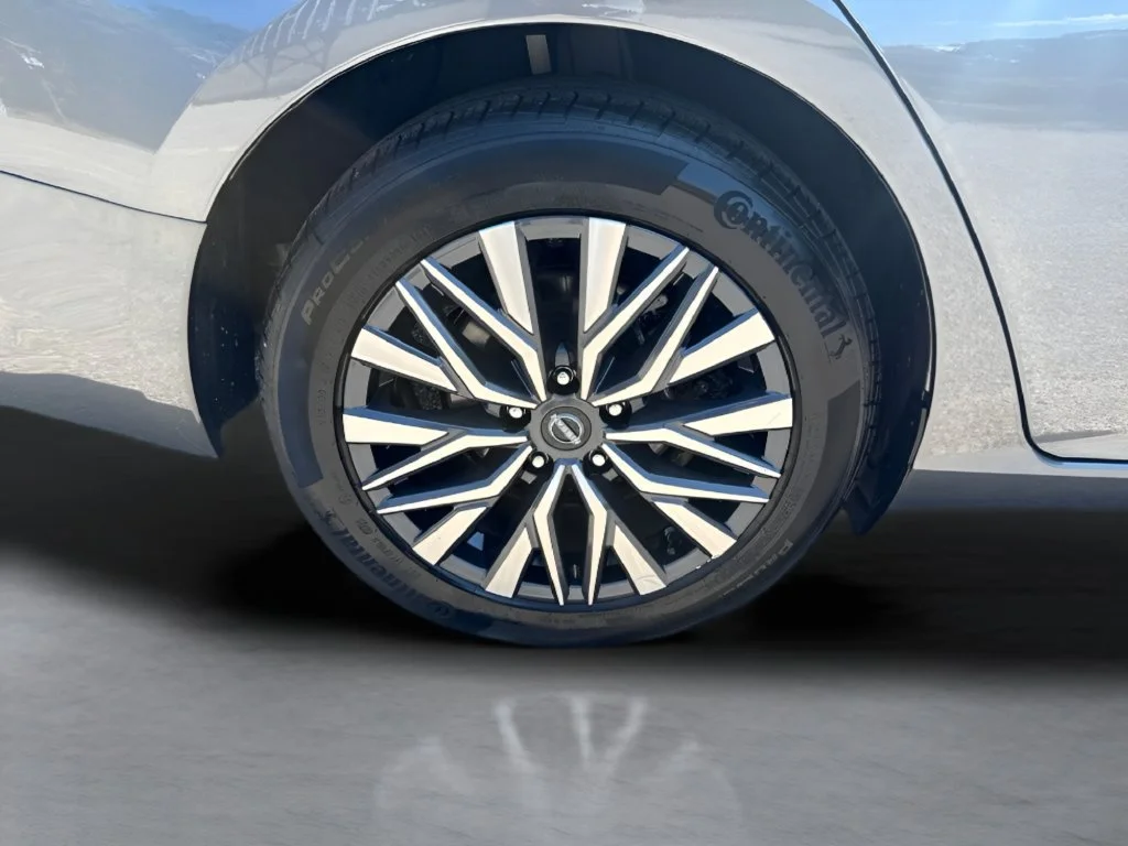 Used 2025 Charcoal Nissan SV image 30