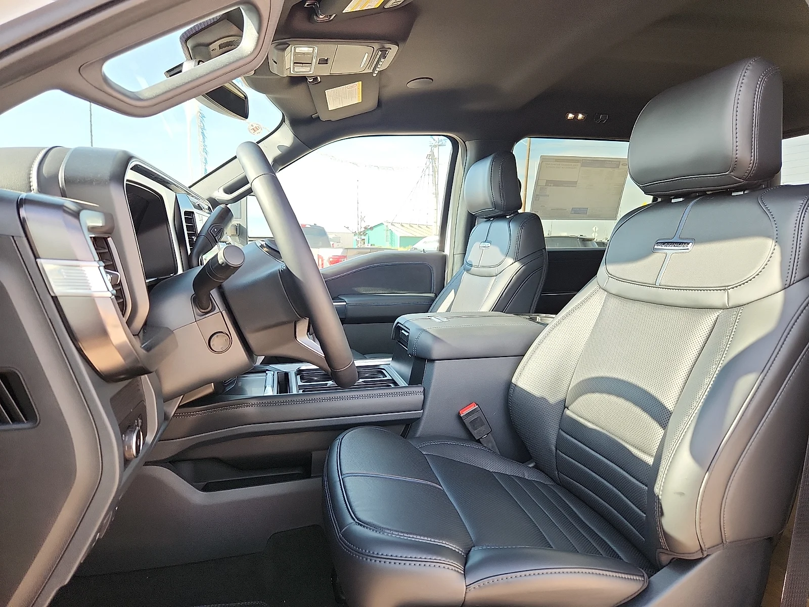 New 2027 Star White Metallic Tri-Coat Ford Platinum image 17