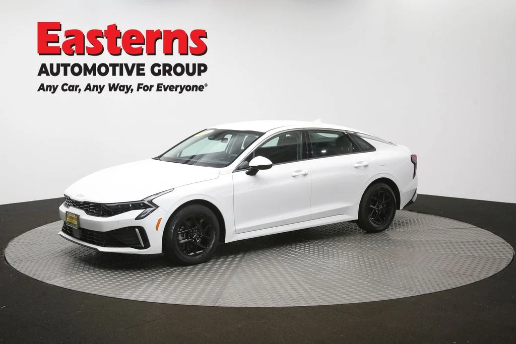 Used 2025 White Kia LXS image 56