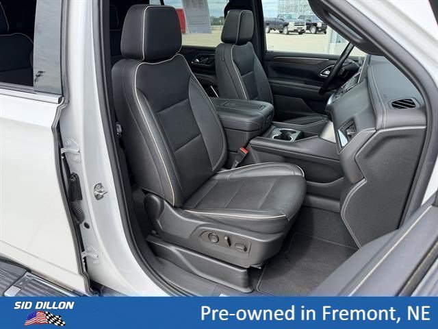 Used 2022 Iridescent Pearl Tricoat Chevrolet Premier image 8