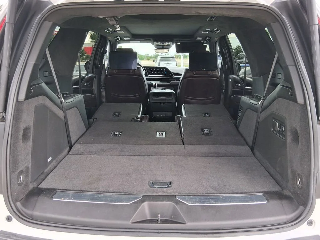 Used 2021 CRYSTAL WHITE TRICOAT Cadillac Sport Platinum image 6