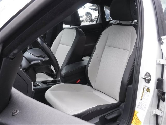Used 2020 White Volkswagen R-Line image 15