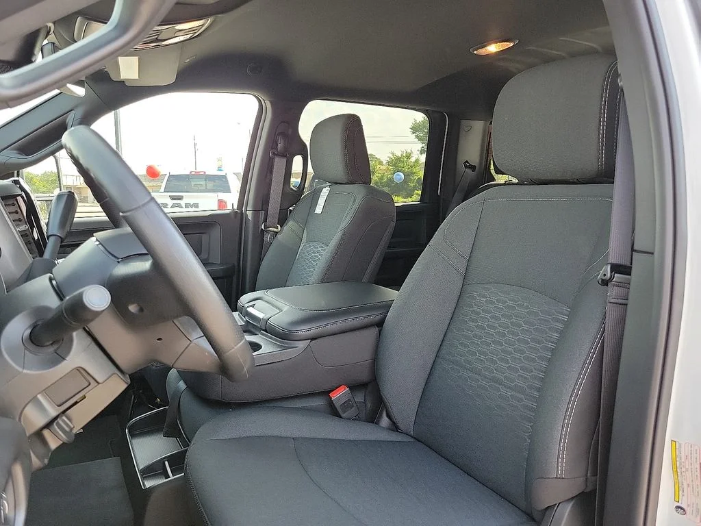 2025 RAM 2500 Tradesman - Photo 11