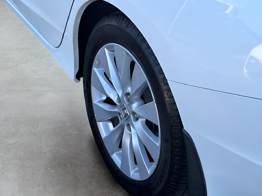 Used 2014  Honda EX-L image 9