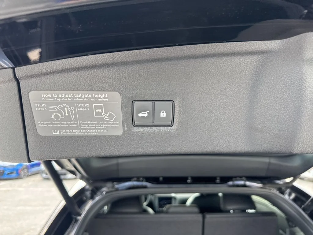 Used 2023 Black INFINITI LUXE image 30