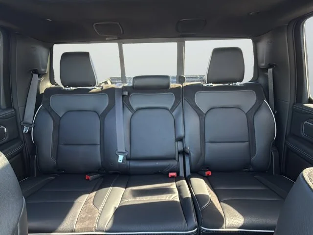 New 2027 Diamond Black Crystal Pearl-Coat Exterior Paint RAM Laramie image 40