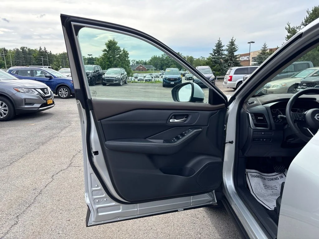 Used 2023 Silver Nissan SV image 18