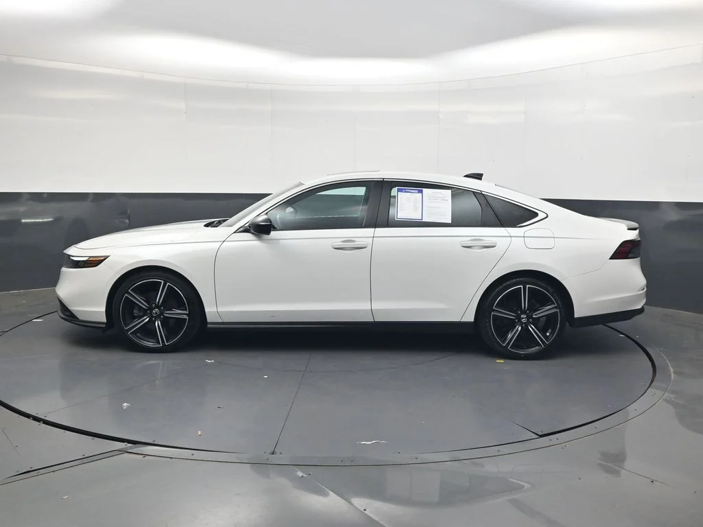 Used 2024 Platinum White Pearl Honda Sport image 7