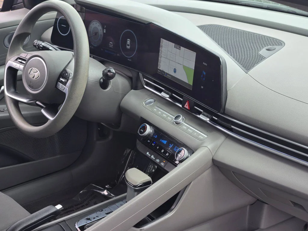 Used 2024 Gray Hyundai SEL image 8