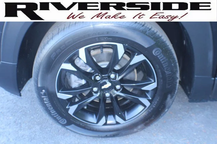 Used 2023 Mosaic Black Metallic Chevrolet LT image 5