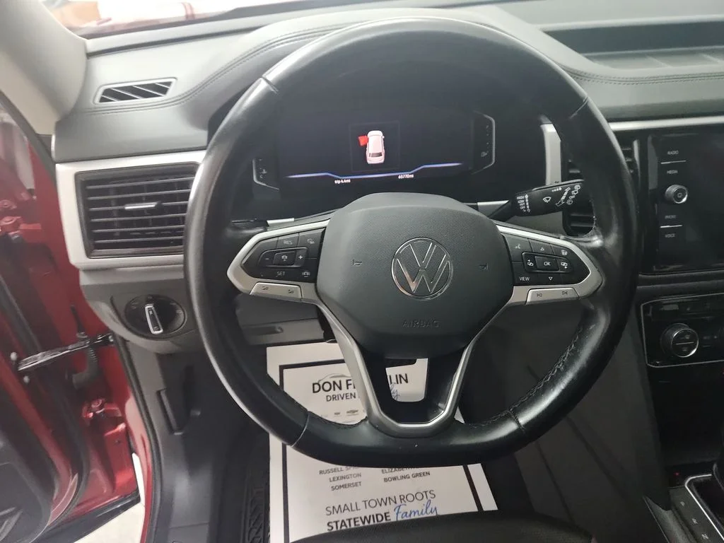 Used 2021 Blue Volkswagen SEL Premium image 19