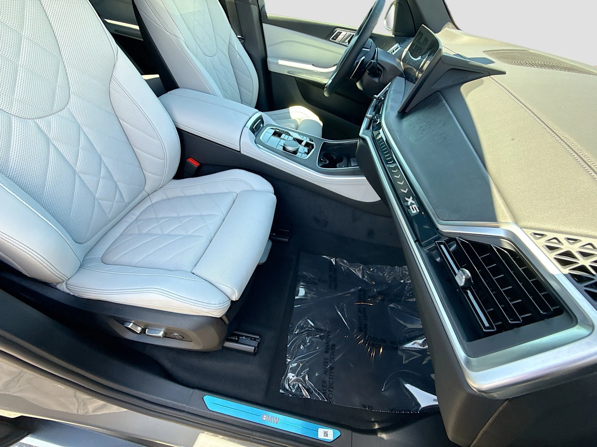 New 2026 Skyscraper Grey Metallic BMW sDrive40i image 15