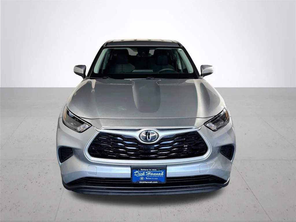 Used 2022 Silver Toyota L image 3