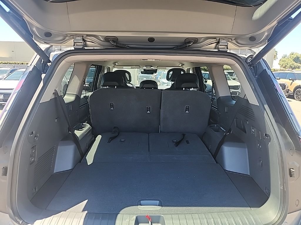 Used 2024 Gray Kia Light image 18