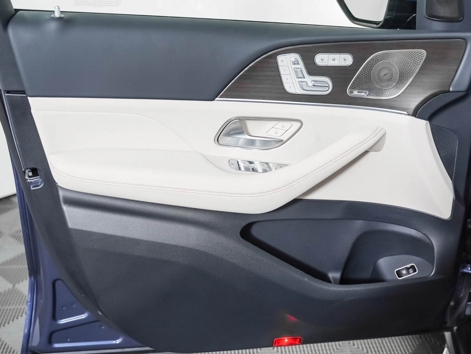 New 2027 Twilight Blue Metallic Mercedes-Benz 4MATIC® image 23