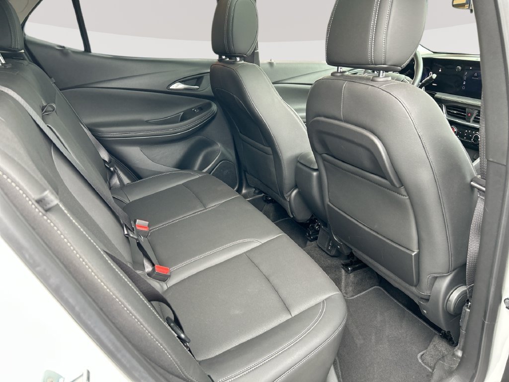 Used 2024 Off-white Buick Sport Touring image 28