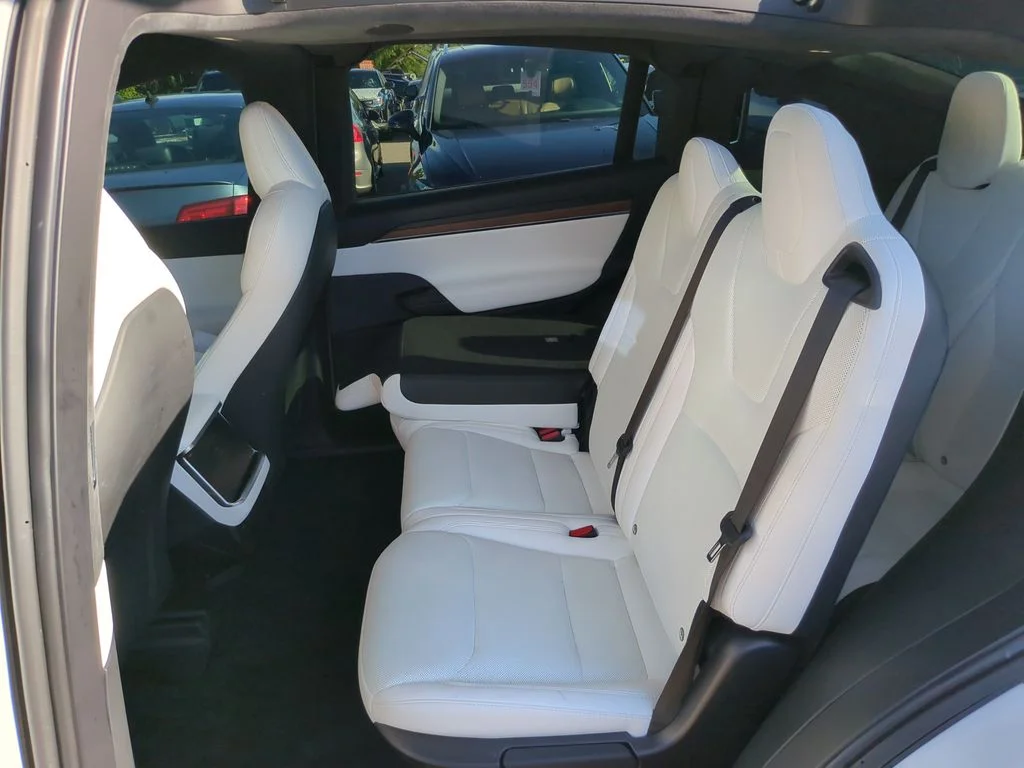 Used 2024 White Tesla Base image 9